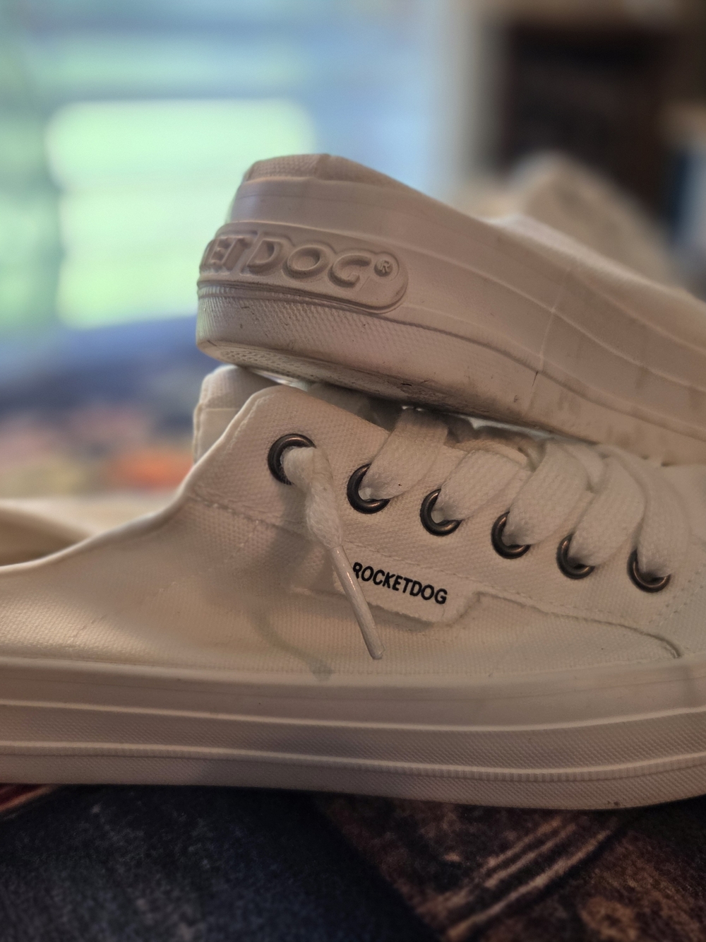 Rocket Dog White Low-Top Canvas Sneakers